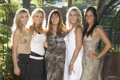 /glamour/ladies-of-luxury-the-original-real-housewives-and-what-theyre-doing-now/img/houswives01_MobileImageSizeReigNN.jpg