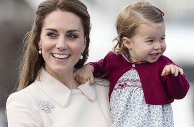 /glamour/like-mother-like-daughter-kate-middleton-and-princess-charlotte-are-as-cute-as-can-be/img/kate03MobileImageSizeReigNN.jpg