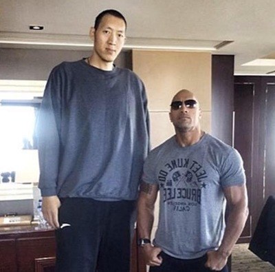 /glamour/the-worlds-largest-athletes-will-make-you-feel-tiny-as-ever/img/biggest01_MobileImageSizeReigNN.jpg